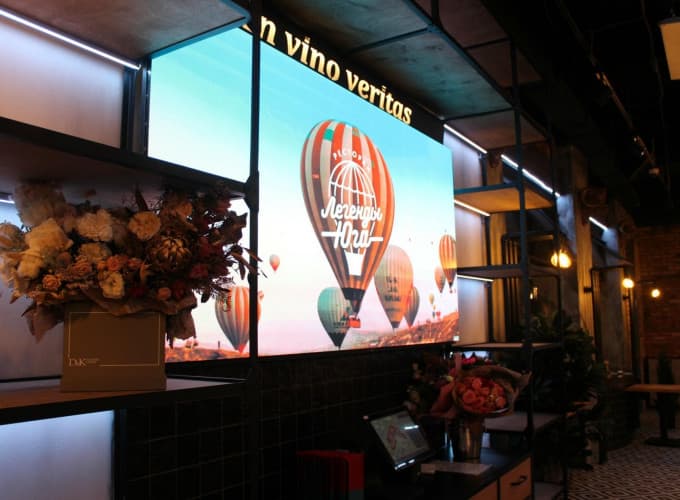 2 LED экрана в ресторане Легенды Юга (Пассаж), г. Екатеринбург